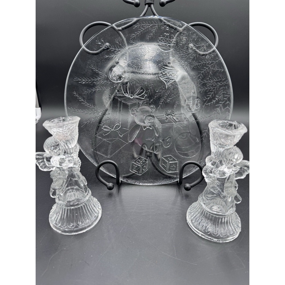 BUNDLE VTG LE SMITH GLASS CHRISTMAS TEDDYBEAR PLATE #1463 & CHERUB‎ CANDLESTICKS